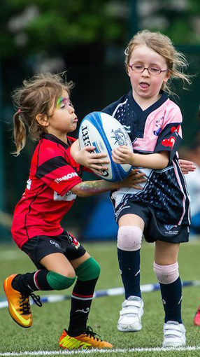 Filles à l'école de rugby treiziste