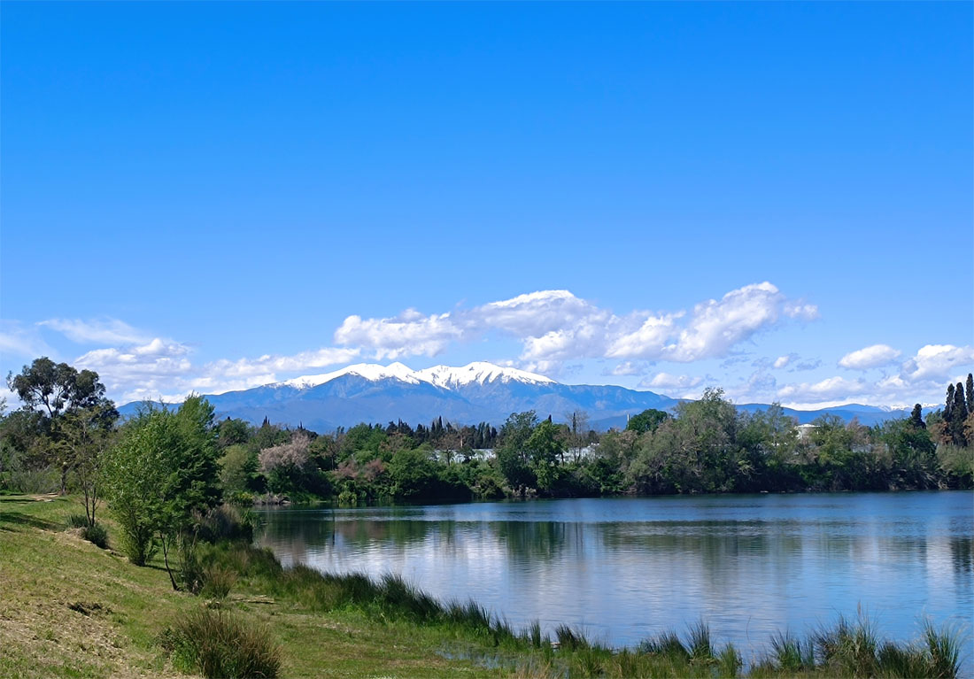 Le lac de Palau del Vidre et le Canigou