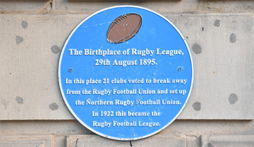 Plaque sur le George Hotel d'Huddersfield